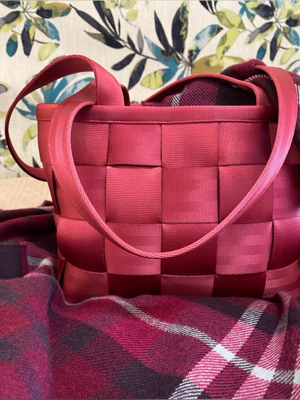 Vintage Harveys “The Original Seatbelt Bag” Medium Tote in Razzleberry Pink